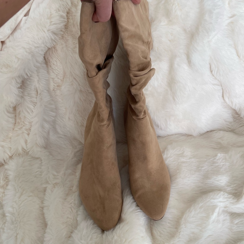 women's Banana Republic Taupe Suede Boots Heels size 8.5 Slouchy boot biscotti - Picture 13 of 17